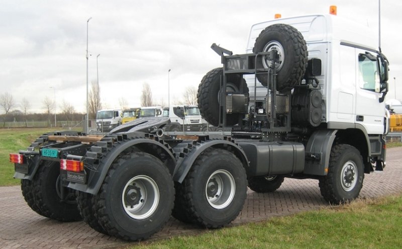 oilfield-tractor-6-x-6